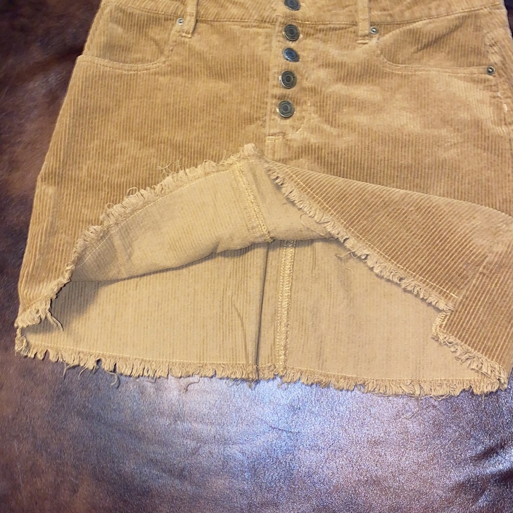 🪿Brown Corduroy Button up skirt! - Picture 4 of 8